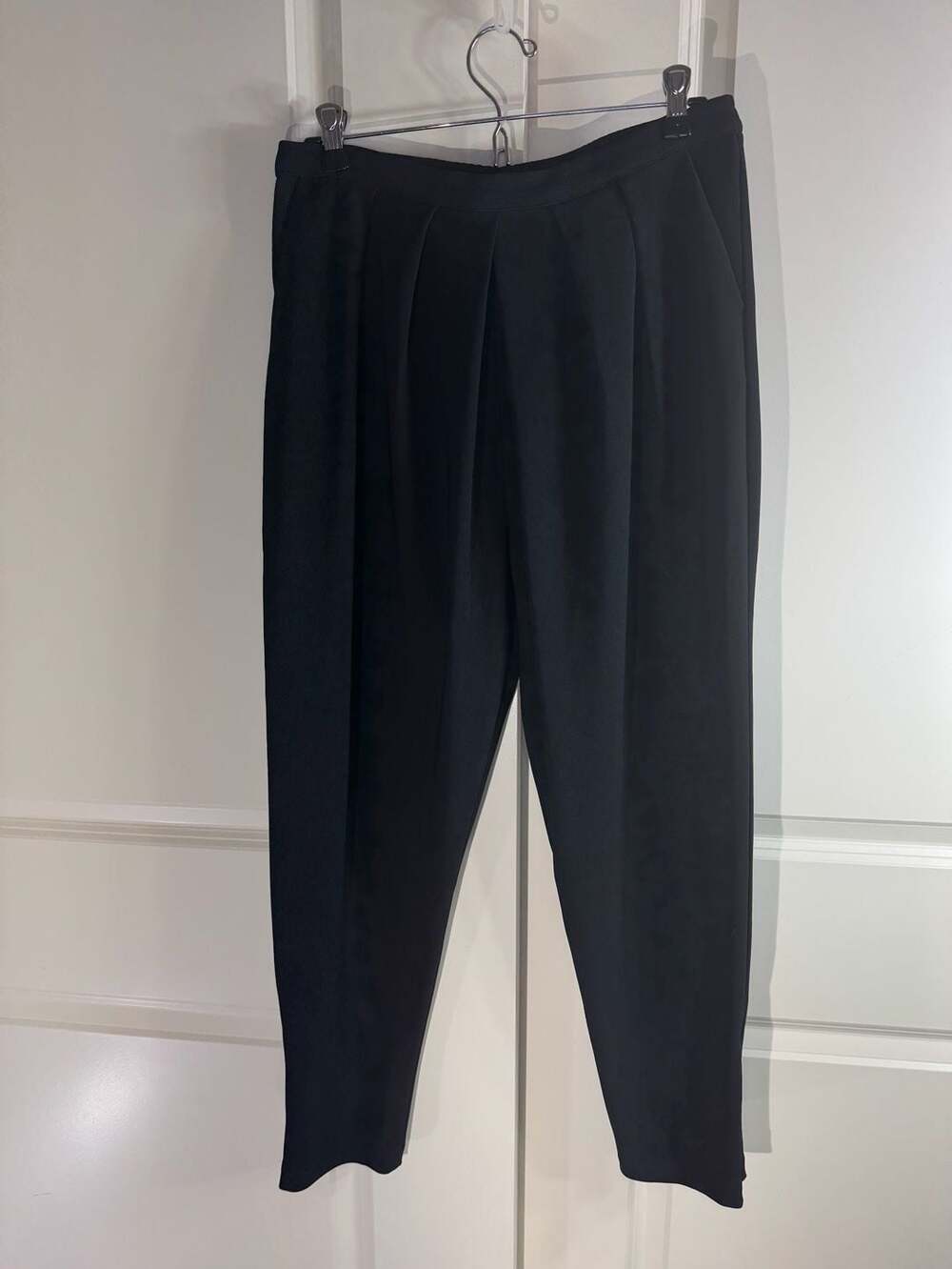 H&M Black Pleated Tapered Ankle Pants with Ankle Zippers 8